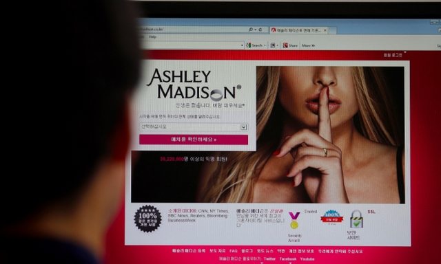 cancellarsi da ashley madison